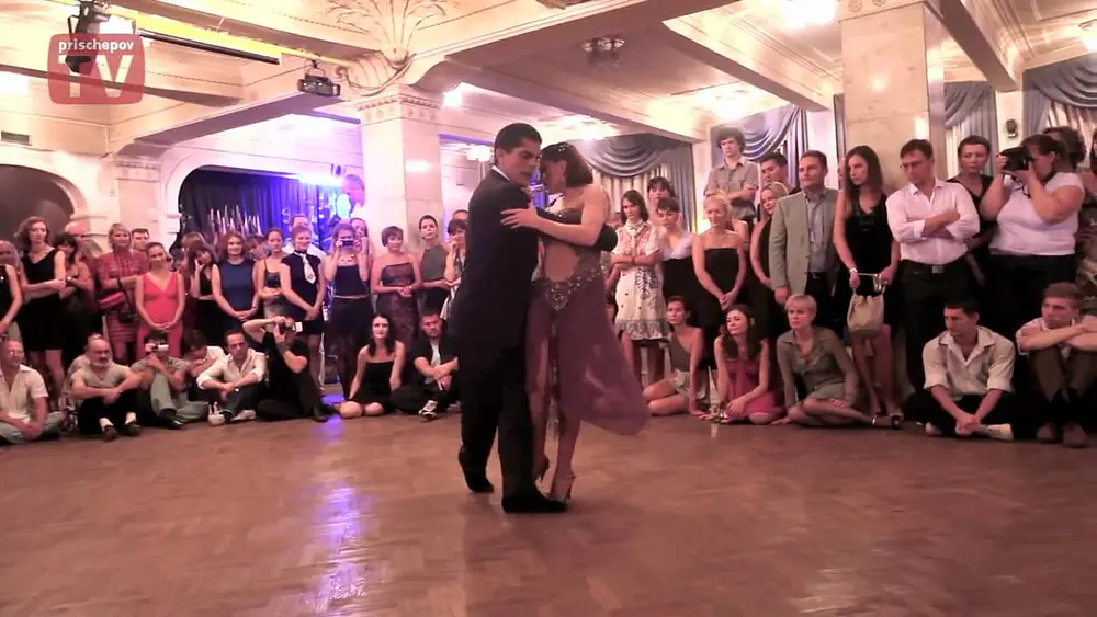 Video thumbnail for Sabrina and Ruben Veliz, 8th International Moscow Festival of Argentine Tango(4)