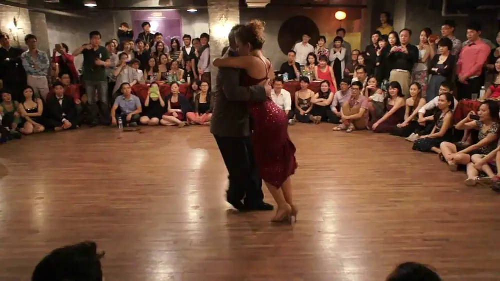 Video thumbnail for 2013 Tango Ensueño Carlos Espinoza & Noelia Hurtado Grand Milonga 2(14.Sep.2013)