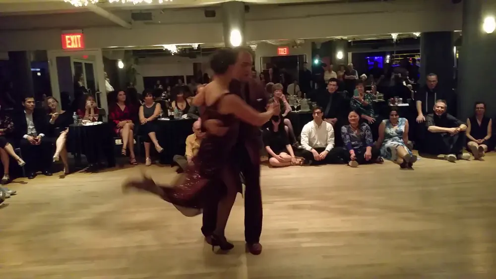 Video thumbnail for Argentine tango: Gustavo Naveira & Giselle Anne - VIEJO PORTON