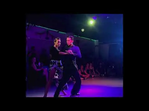 Video thumbnail for Julián Sánchez y Bruna Estellita bailan Negracha por Tango Bardo