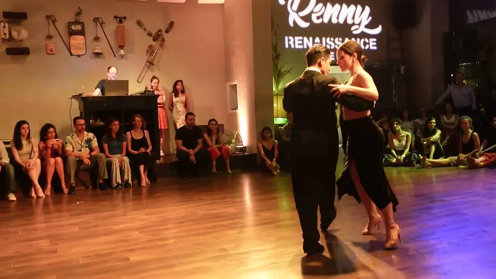 Video thumbnail for Batuhan Boy & Nida İnceoğlu - Cara Sucia @Firenze, Italia 1/4