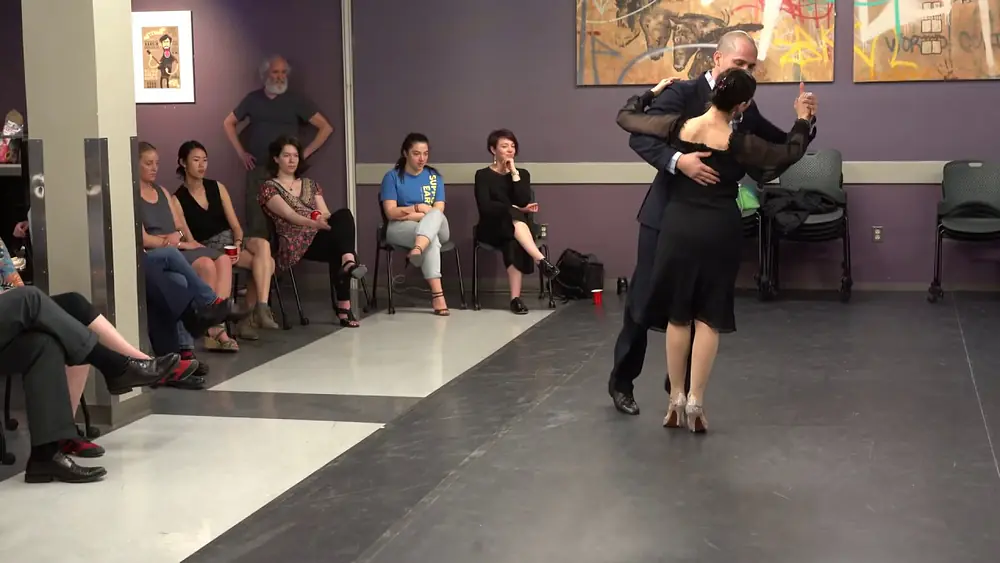 Video thumbnail for Guillermina Quiroga & Mariano Logiudice dancing tango vals "La serenata de ayer"" (D'Arienzo)