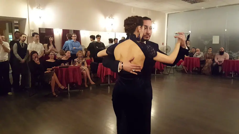 Video thumbnail for Sebastian Albano & Elvira Lambo @ Milonga "El Salon" 1/3