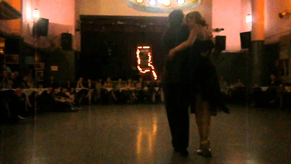 Video thumbnail for Eugenia Parrilla y Yanick Wyler en El Motivo Tango 3/12/12