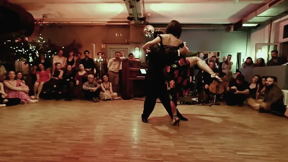 Video thumbnail for Emiliano Alcaraz y Fatima Vitale - Preparense - Mala Junta JubiläumsBALL