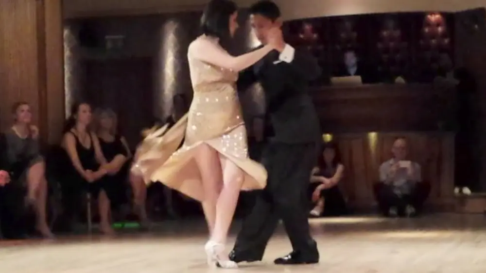 Video thumbnail for Julieta Questa & Rauli Choque -  Milonga Del Recuerdo