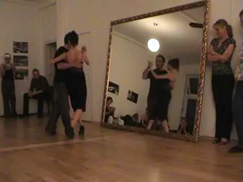 Video thumbnail for Tango Argentino clase Karin Solana y Gustavo Vidal 19.05.2009
