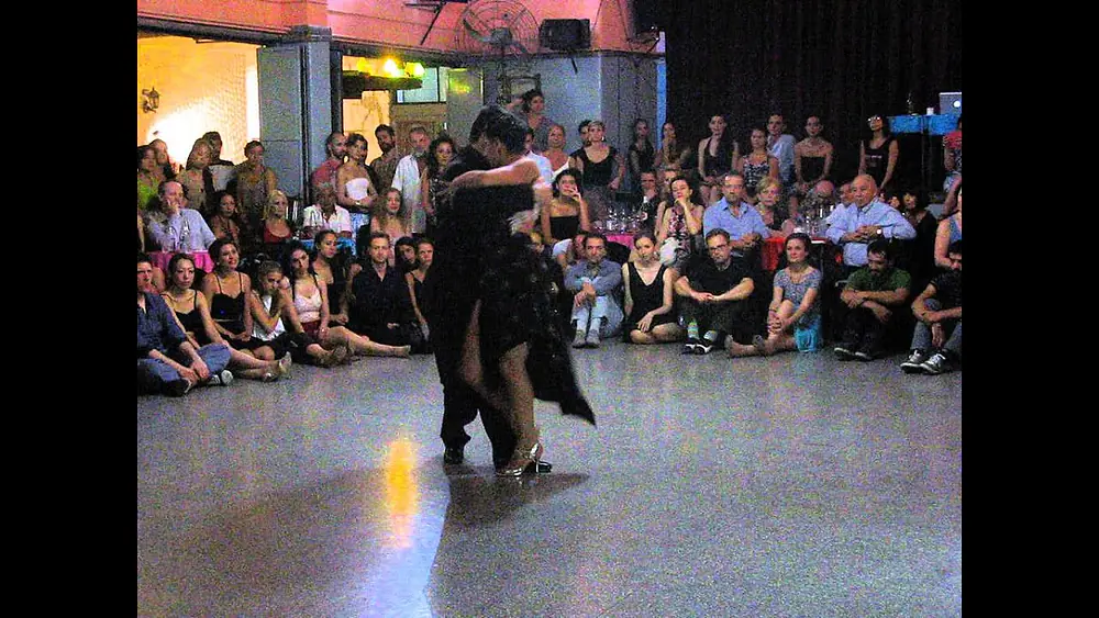 Video thumbnail for JAVIER RODRIGUEZ y MOIRA CASTELLANO en Viva La Pepa Milonga (1/4)