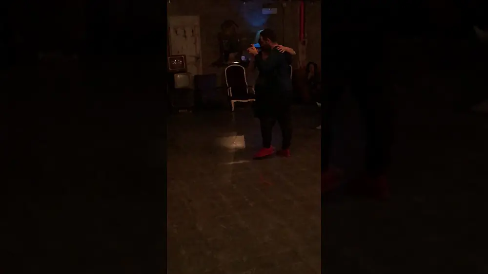 Video thumbnail for Flora Benedetti e Oriel Toledo impro alla Milonga Si Mikasa