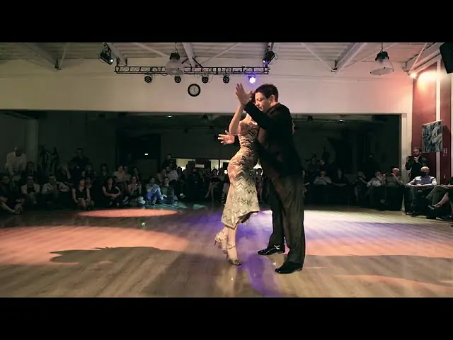 Video thumbnail for Agustina Piaggio y Carlitos Espinoza, TrasnoTango Toulouse 2022 2/4