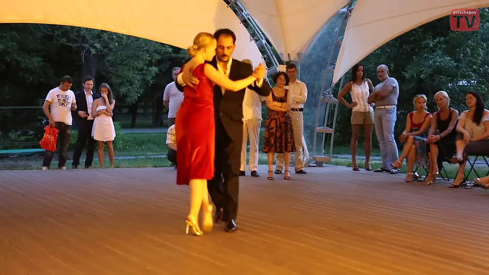 Video thumbnail for Hernan Che and Kaisa Saarinen, 1, Moscow, Prischepov Milonga, Open-Air, 27.06.2013