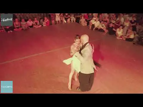Video thumbnail for Rebeca Ruíz & Mariano Otero dance Orchesta Donato Raggiati - Tardecita Campera