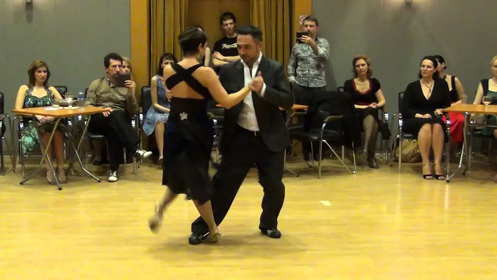 Video thumbnail for Alejandro Larenas y Marisol Morales. "DT2015". El 2 baile.