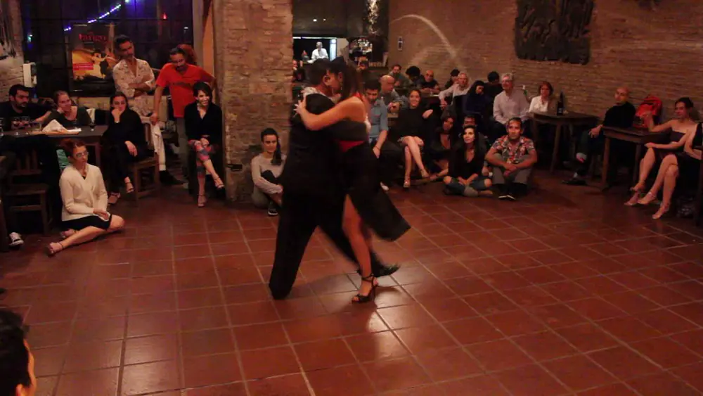 Video thumbnail for Agustina Paez y Sebastián Bolívar - 30/4/2016 - La Cachivachería 3/4