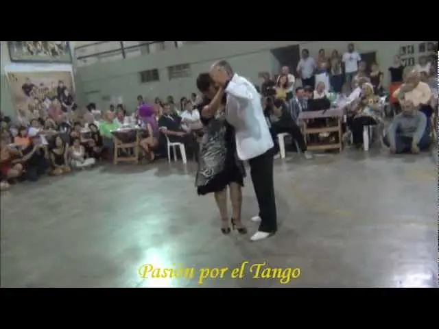 Video thumbnail for COCA y OSVALDO CARTERY bailando el tango SORBOS AMARGOS en LA MILONGA DEL MORAN