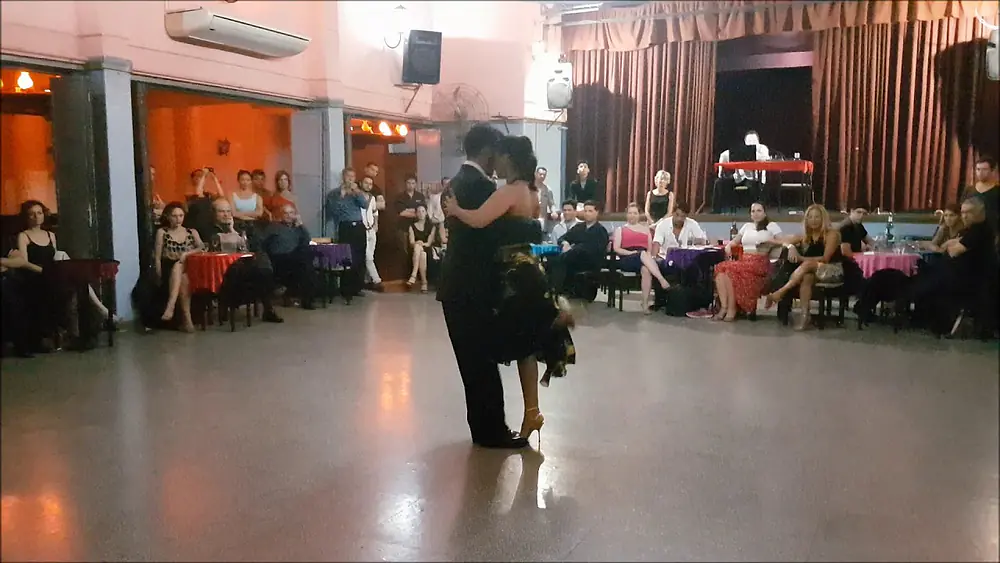 Video thumbnail for Virginia Gomez y Christian Marquez LOS TOTIS en Viva La Pepa! Milonga (4/4)