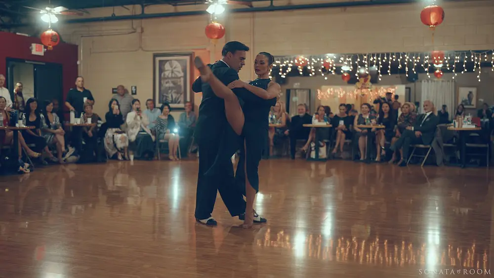 Video thumbnail for Junior Cervila & Guadalupe Garcia - El Adios