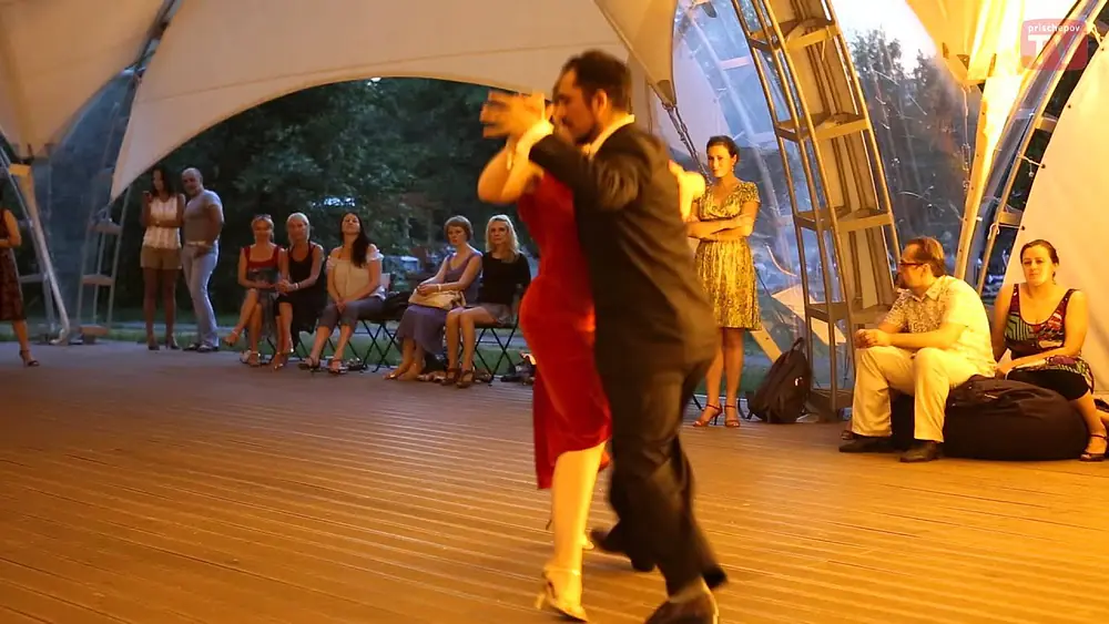 Video thumbnail for Hernan Che and Kaisa Saarinen, 2, Moscow, Prischepov Milonga, Open-Air, 27.06.2013