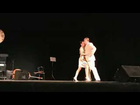 Video thumbnail for Dmitry Mayorov y Valentina Ustinova MN2008 - "canyengue"