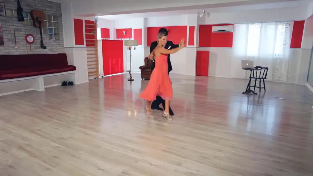 Video thumbnail for Sebastian Arce & Mariana Montes Lesson 115. Soltada - change of direction. Tango