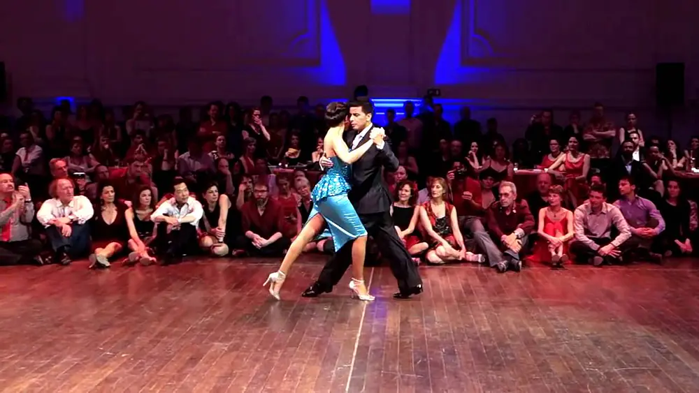 Video thumbnail for Sebastián Achaval and Roxana Suarez - Tus palabras y la noche - Carlos Di Sarli Orchestra