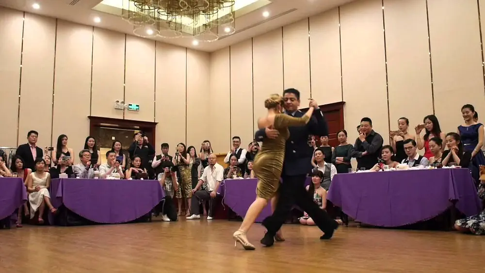Video thumbnail for Carlitos Espinoza y Noelia Hurtado Grand milonga 3 Beijing,China 2016