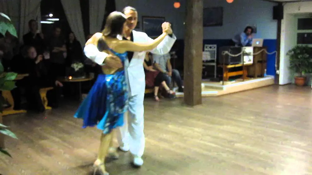 Video thumbnail for Gustavo Rosas y Gisela Natoli at Oulu Tango festival 2014 3