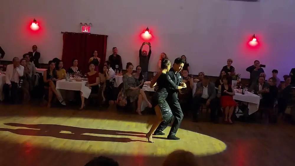 Video thumbnail for Argentine tango: Roxana Suarez & Rainier Pereira - Viento Norte (Bronca Negra)