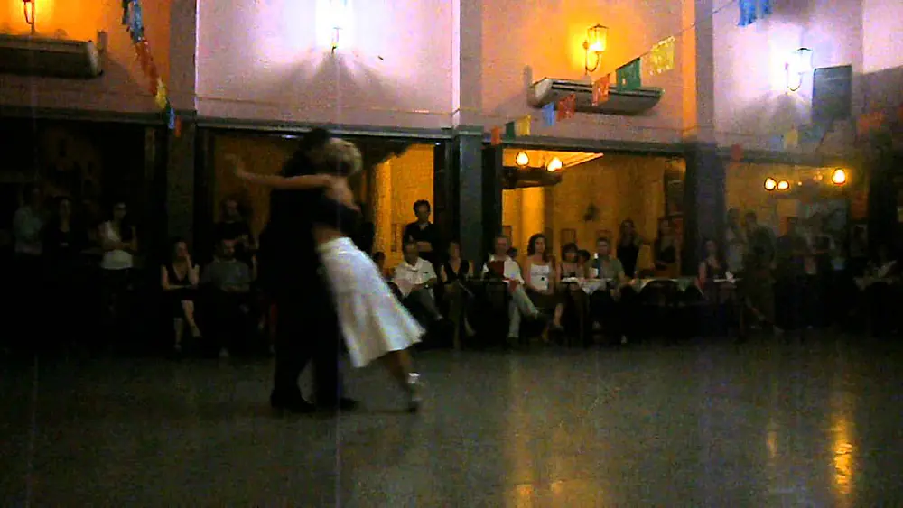 Video thumbnail for Analia Carreño y Luis Ramirez en El Motivo Tango, 18/2/13