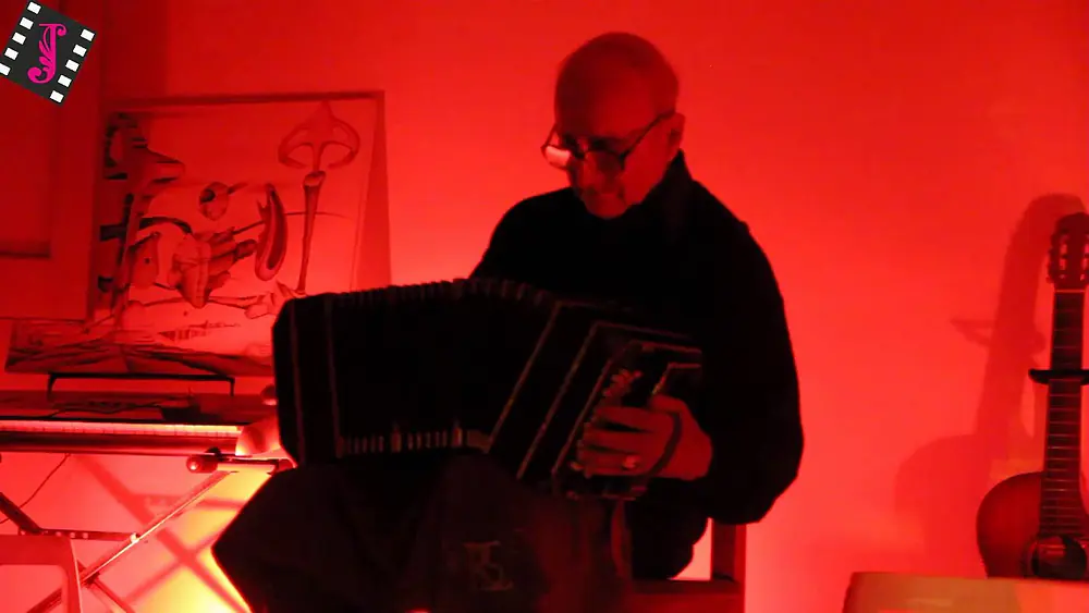 Video thumbnail for Maestro Ricardo Salison del Trío Los Amigos de José en Che Madame 02/03