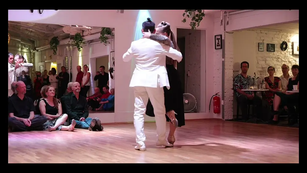 Video thumbnail for Sara Grdan & Ivan Terrazas, VidaMia TangoCamp, Cologne Germany, 1/2