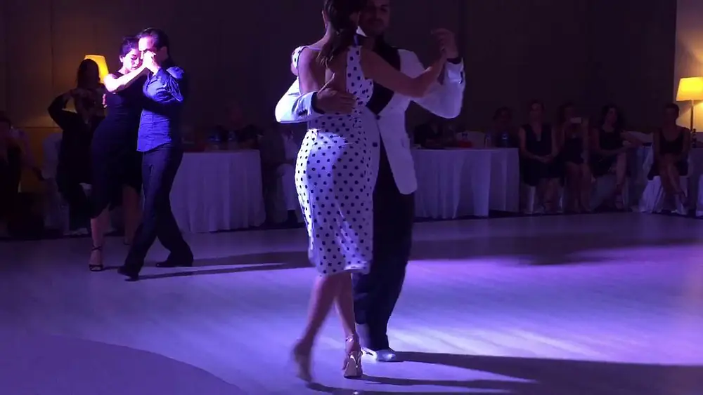 Video thumbnail for Ezequiel Paludi y Geraldin Rojas bailan el Tango "La Bruja" de Juan D'Arienzo