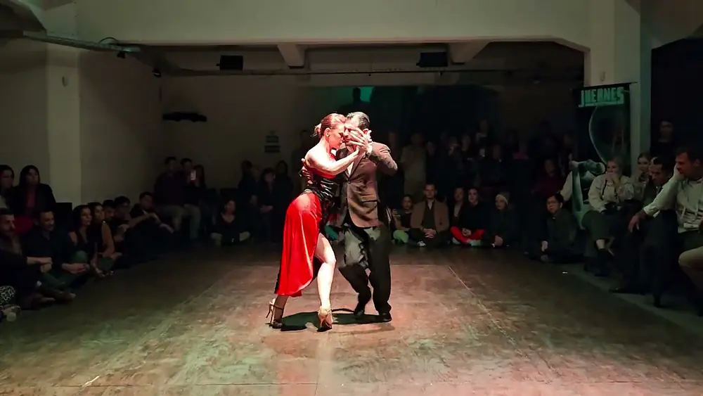 Video thumbnail for Melina Brufman y Fernando Gracia at Juernes Milonga (1 of 2)