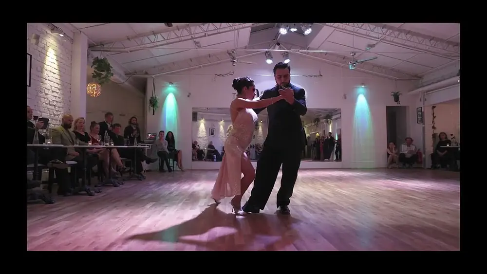 Video thumbnail for Clarisa Aragón & Jonathan Saavedra- Tango VidaMia Cologne, Germany (15.10.2022) 1/4