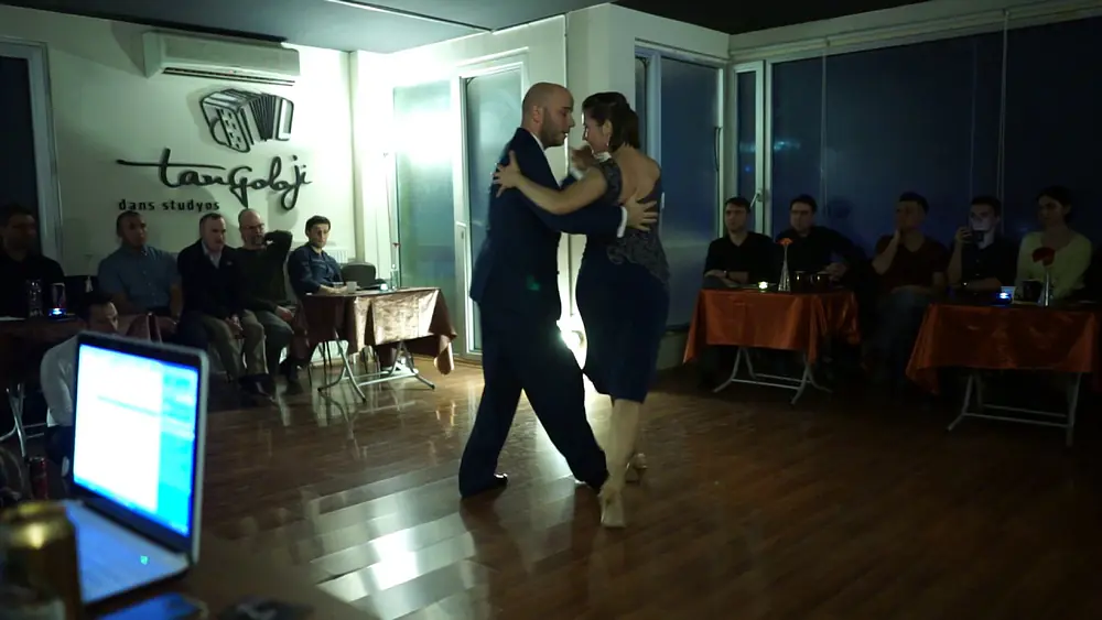 Video thumbnail for Selen Sürek & Alper Ergökmen - Un Placer - Orquesta Tipica Los Provincianos