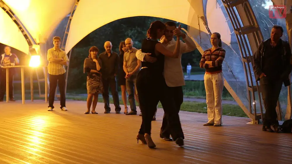 Video thumbnail for Alexander Krupnikov - Ekaterina Lebedeva, 3, Moscow, Prischepov Milonga Open-Air 19.06.2013