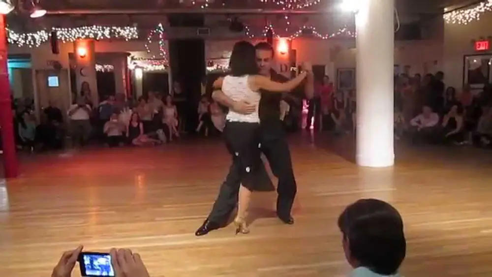 Video thumbnail for Argentine Tango: Carolina Jaurena & Andres Bravo - Tanguera