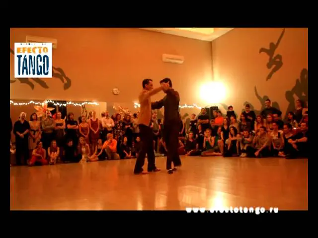 Video thumbnail for Martin Maldonado y Maurizio Ghella dance Charrúa (Astillero orq.) on milonga Alma del Fuego