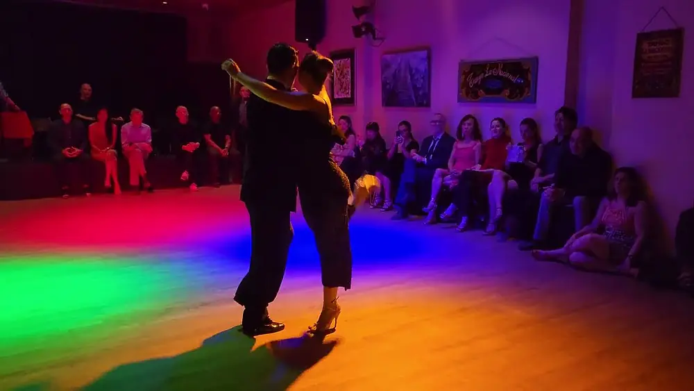 Video thumbnail for Argentine tango: Ornella Simonetto & Juan David Vargas - Charamusca