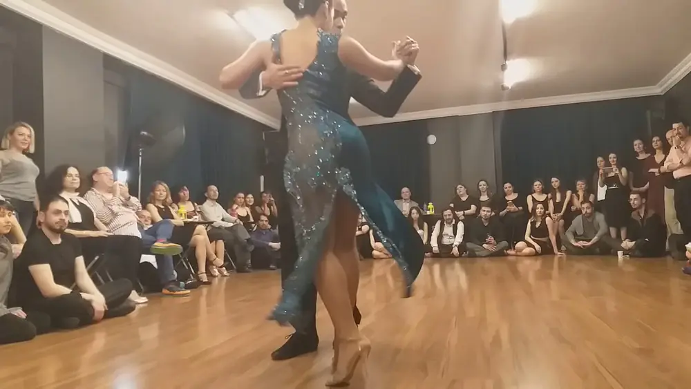 Video thumbnail for Juan David L Vargas & Paulina Mejía - Milongaperest -3