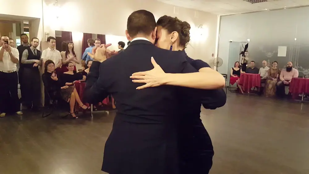 Video thumbnail for Sebastian Albano & Elvira Lambo @ Milonga "El Salon" 2/3