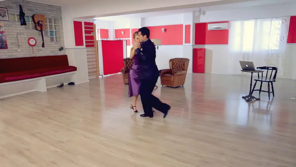 Video thumbnail for Sebastian Arce & Mariana Montes Lesson 118. Rhythmical play & footwork. Tango