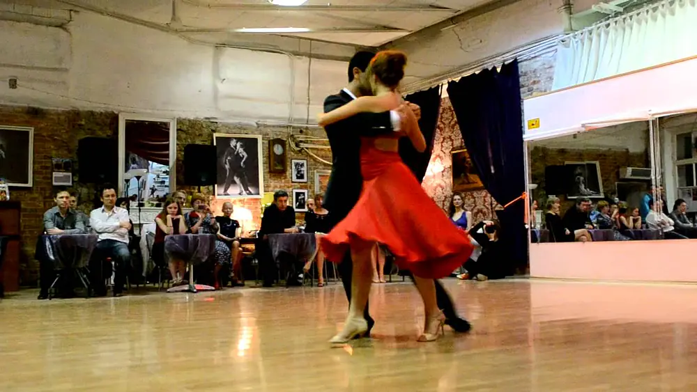 Video thumbnail for Ozgur Demir and Marina Marques, show at milonga Planetango