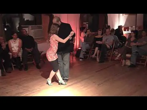 Video thumbnail for Nigel Smith & Katherine Gorsuch at Práctilonga-939 (3 of 3)