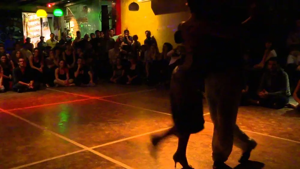 Video thumbnail for Flaqui Figueroa y Gaby Mataloni en La Mandrilera Milonga - 27/11/2013 - 1/3
