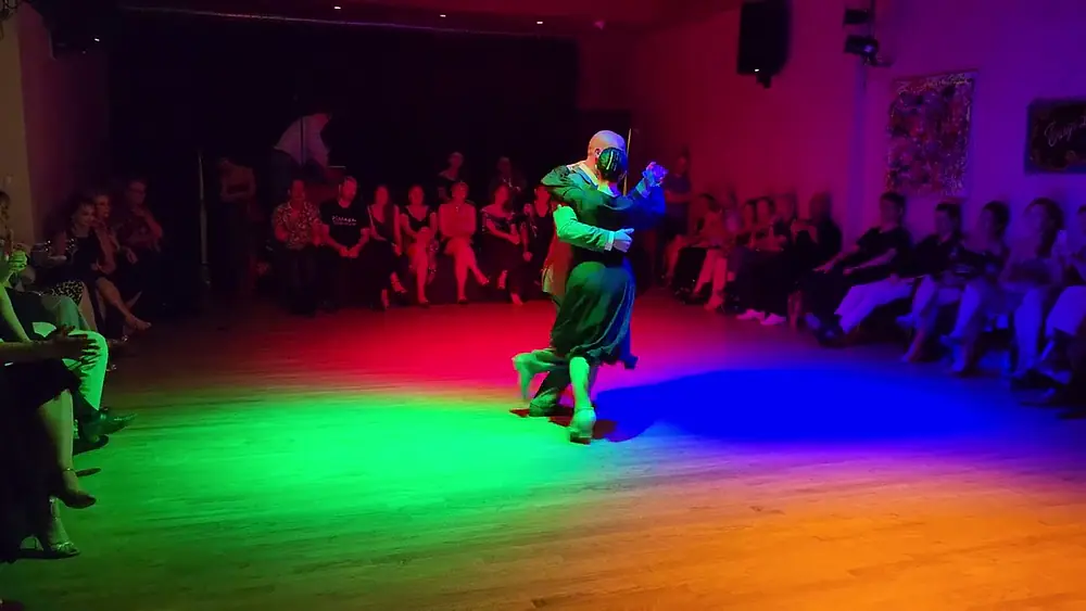 Video thumbnail for Argentine tango: Guillermina Quiroga & Mariano Logiudice - La Luciernaga