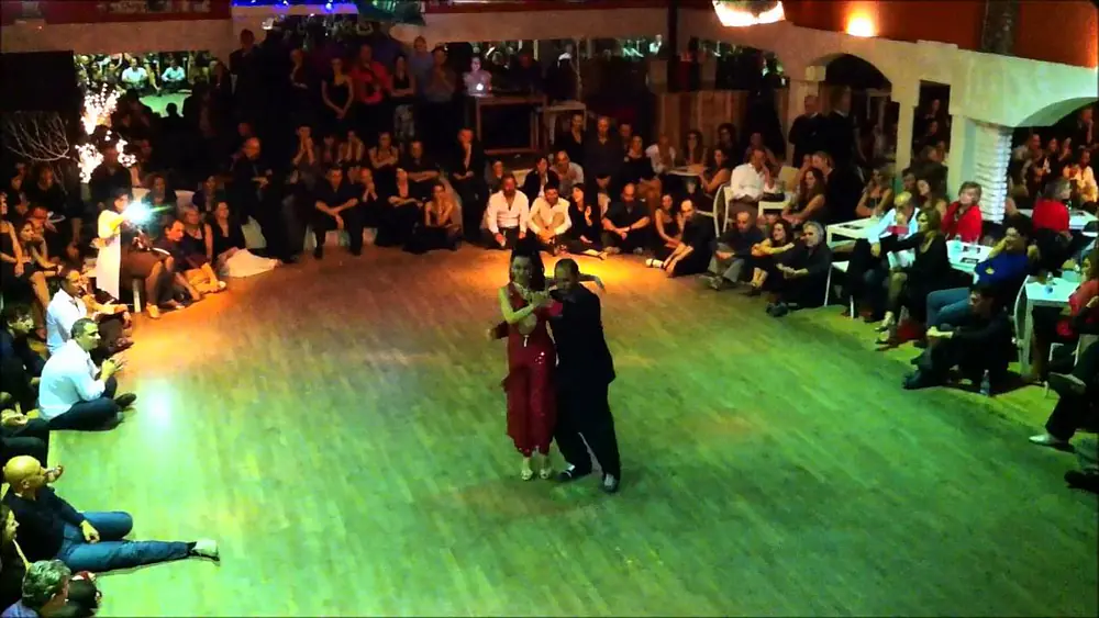 Video thumbnail for Juan Carlos Martinez y Nora Witanowsky Milonga del Barrio Roma Llorar po una mujer