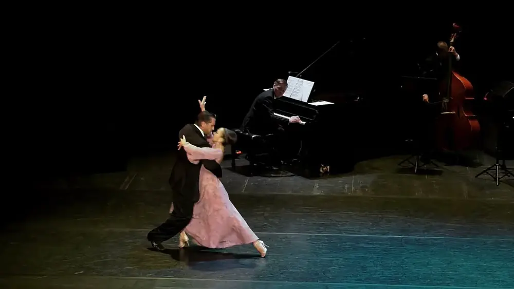 Video thumbnail for DE FLOREO, Fernando Rodriguez & Estefania  Gomez, Solo Tango Orquesta