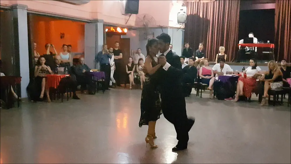 Video thumbnail for Virginia Gomez y Christian Marquez LOS TOTIS en Viva La Pepa! Milonga (1/4)