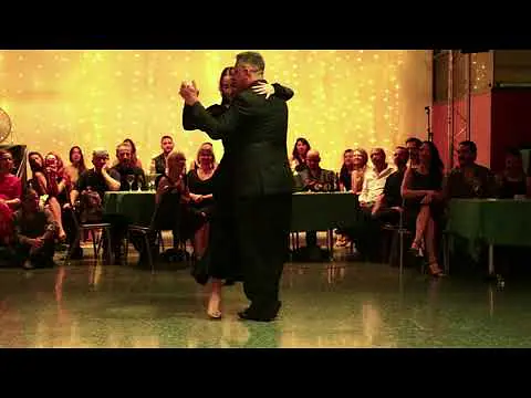 Video thumbnail for Roberto Zuccarino y Aldana Valentina - MILONGA De Antaño - D'Arienzo-Echagüe